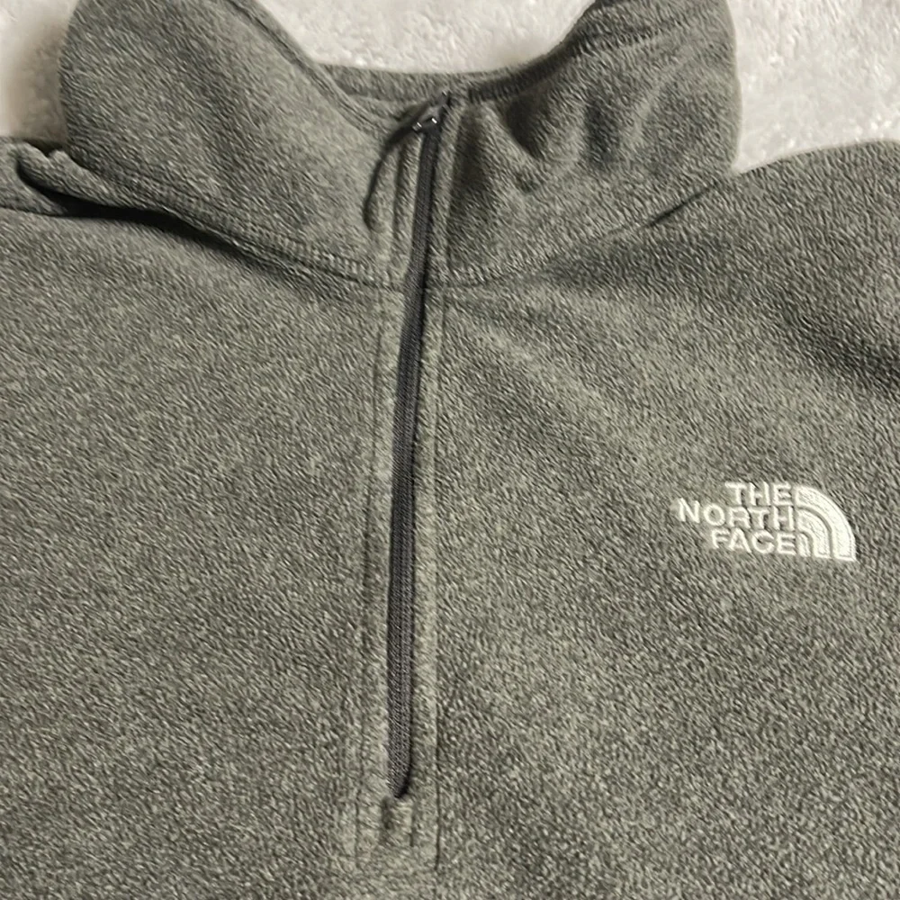Men’s Gray The North Face 1/4 zip pullover XL